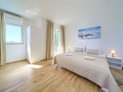 Villa Villa in Cres with Sea Views & Pool - Features photo 20