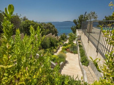 Villa Villa in Cres with Sea Views & Pool - Outdoor photo 38