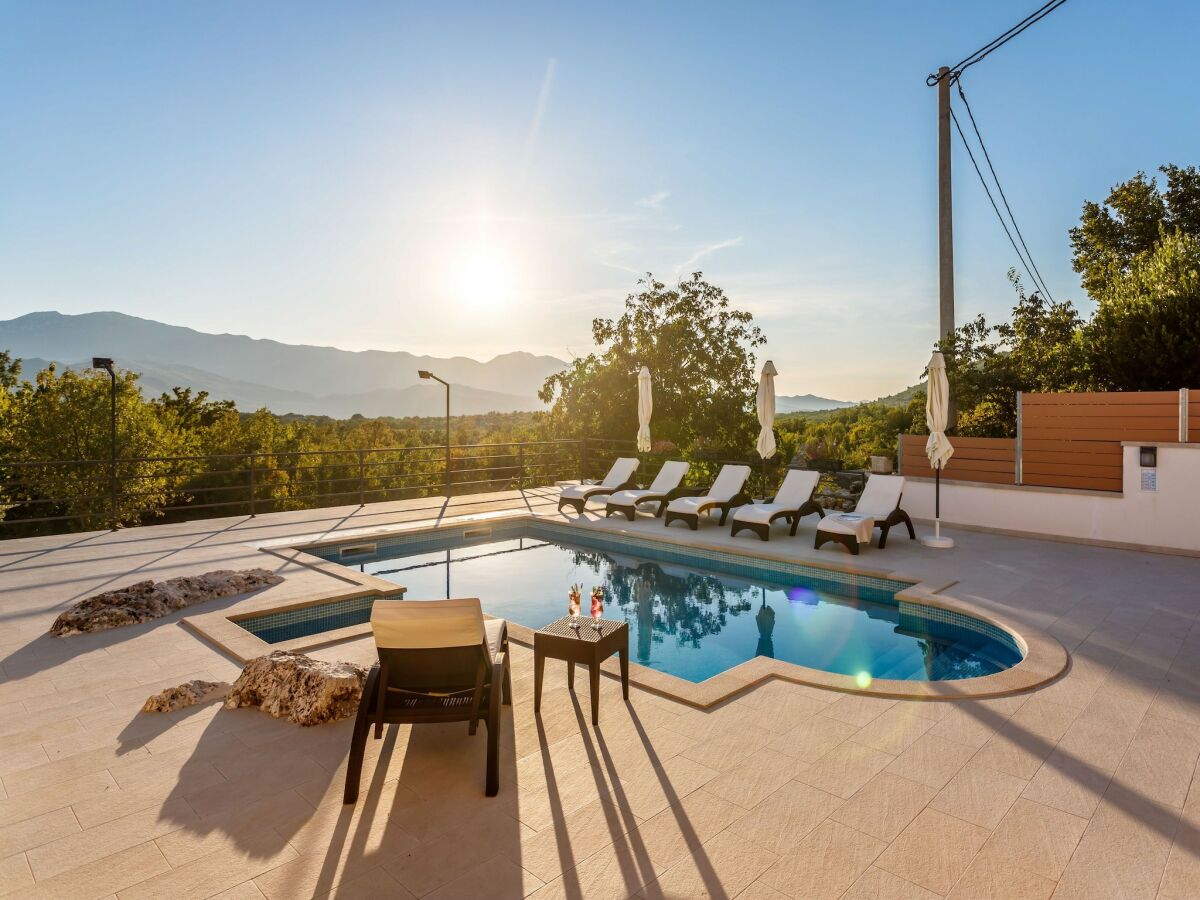 Villa Luxuriöse Villa in Nova Sela mit beheiztem Pool - Outdoor photo 4