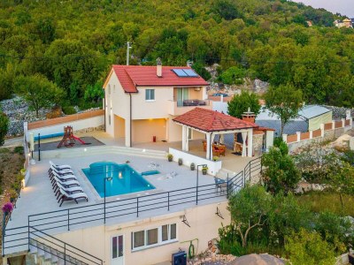 Villa Luxuriöse Villa in Nova Sela mit beheiztem Pool - Outdoor photo 11