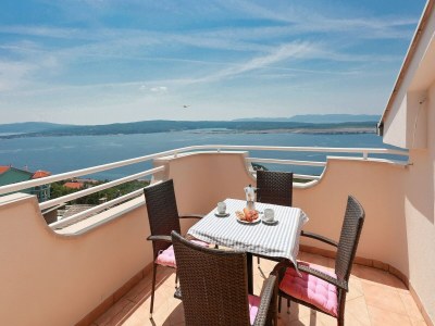 Apartment Schöne Wohnung in Dramalj mit Balkon/Terrasse - Outdoor photo 2