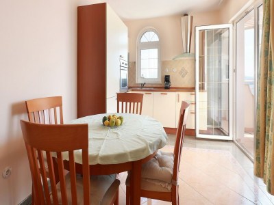 Apartment Schöne Wohnung in Dramalj mit Balkon/Terrasse - Features photo 9