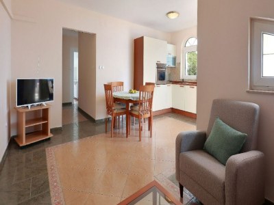 Apartment Schöne Wohnung in Dramalj mit Balkon/Terrasse - Features photo 14