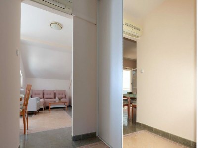 Apartment Schöne Wohnung in Dramalj mit Balkon/Terrasse - Features photo 15