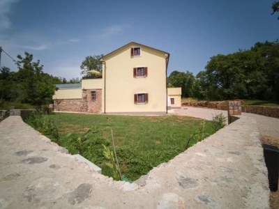 Holiday house Quaint holiday home in Risika with hot tub in Žestilac - Holiday house