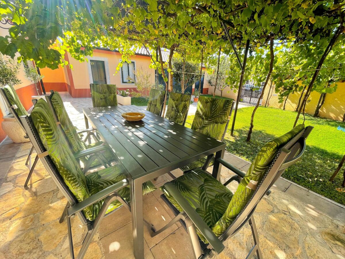 Holiday house Villa with pool near Adriatic Coast - Outdoor photo 2