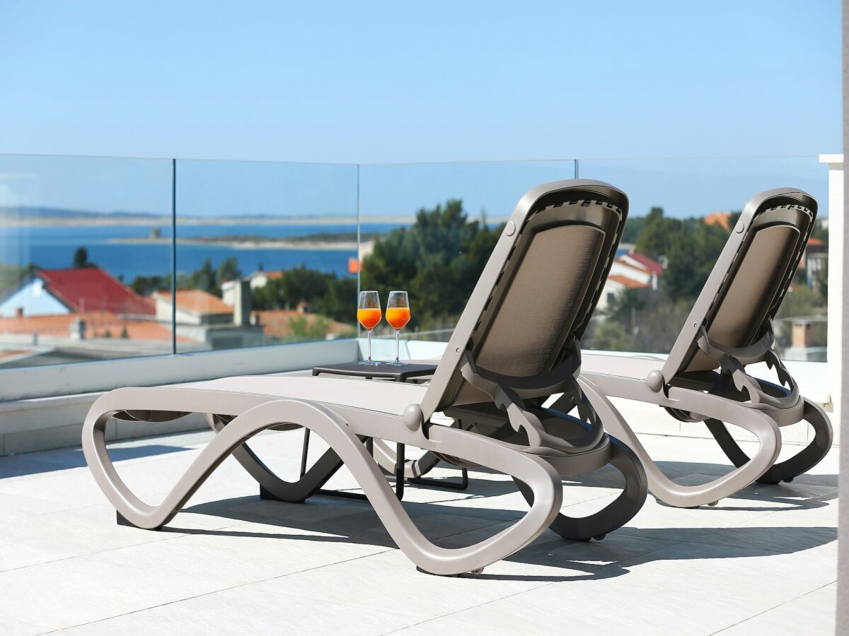 Villa Villa with Heated Pool - Outdoor photo 3