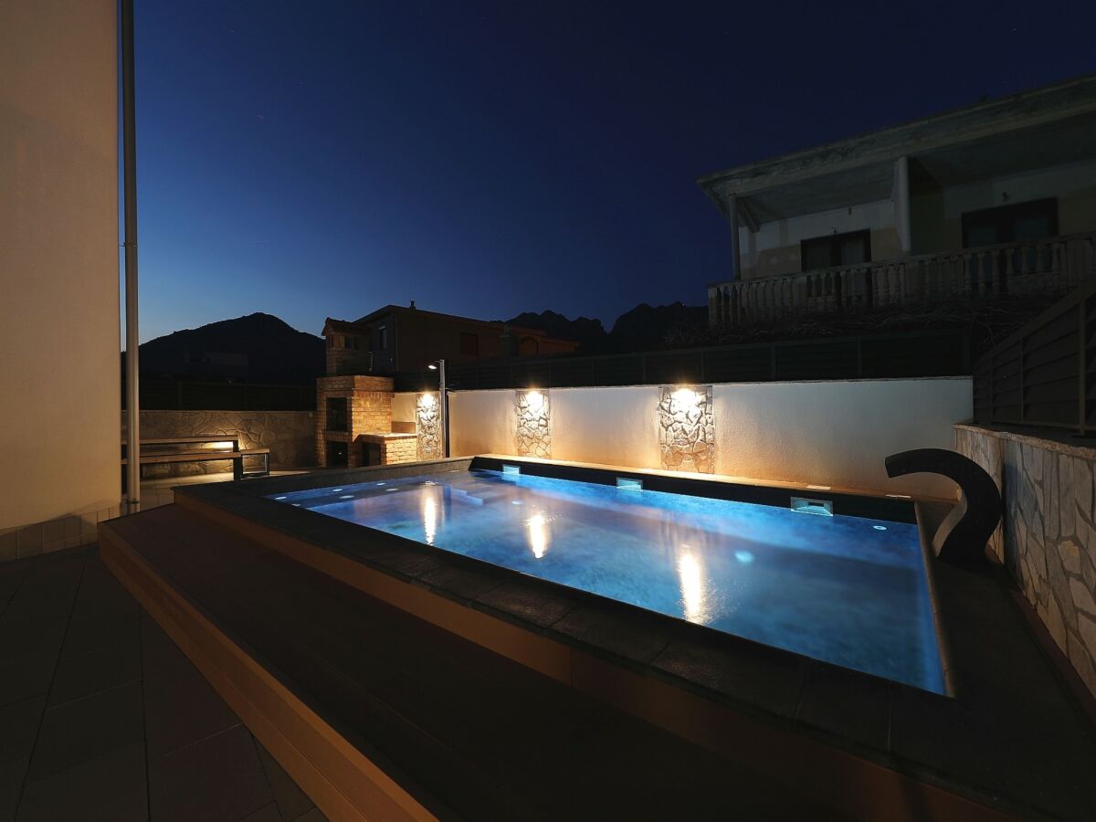 Villa Villa with Heated Pool - Outdoor photo 5