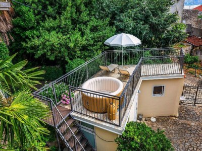 Holiday house Geschmackvolles Ferienhaus in Grizane mit Whirlpool - Outdoor photo 15