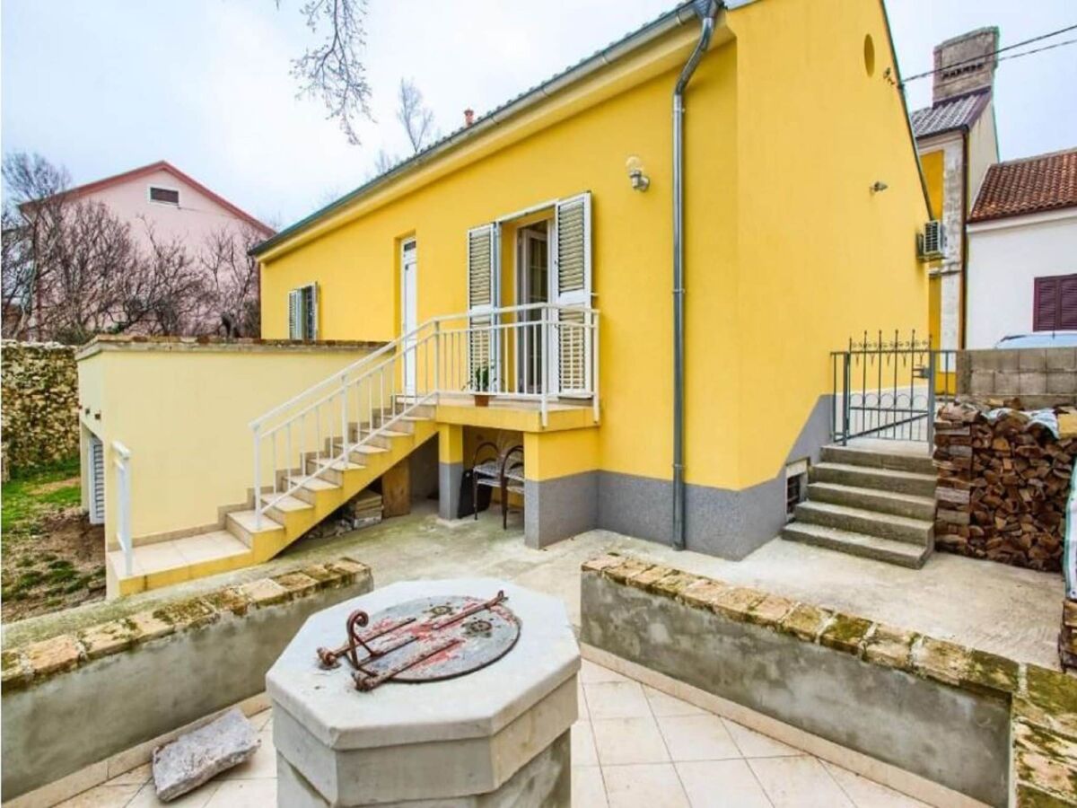 Holiday house Attractive holiday home in Kraljevica with garden - Outdoor photo 2