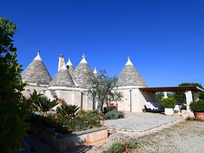 Holiday park Trulli in Valle d'Itra mit Pool und Aussicht - Outdoor photo 11