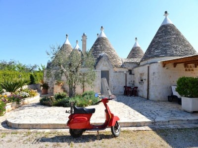 Holiday park Trulli in Valle d'Itra mit Pool und Aussicht - Outdoor photo 27