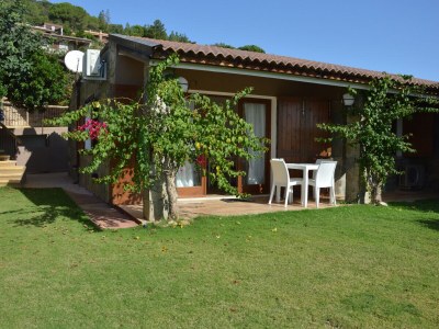 Holiday house Chia Homes - Panoramic three-room apartment with sea - Environment photo 12