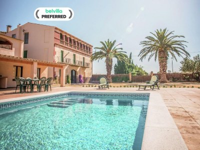 Villa Holiday Home in St Pere Pescador with Pool in Sant Pere Pescador - Villa