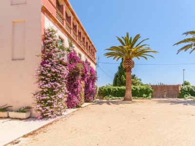 Villa Holiday Home in St Pere Pescador with Pool - Outdoor photo 2