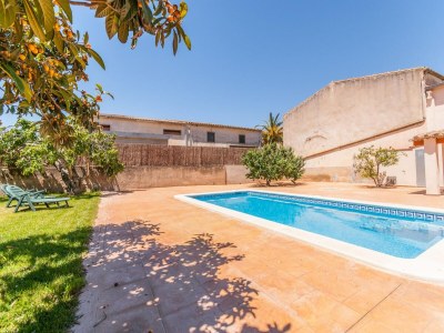 Villa Holiday Home in St Pere Pescador with Pool - Outdoor photo 7