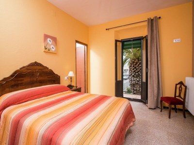 Villa Holiday Home in St Pere Pescador with Pool - Features photo 33