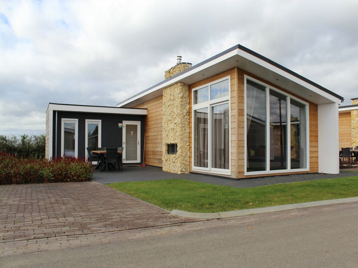Holiday park Chalet in Bemelen mit Außenkamin
