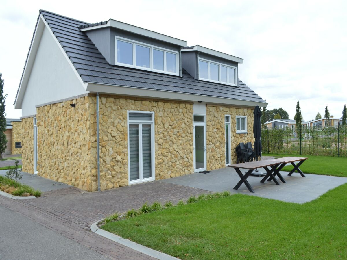 Holiday park Ferienhaus in Maastricht mit Terrasse