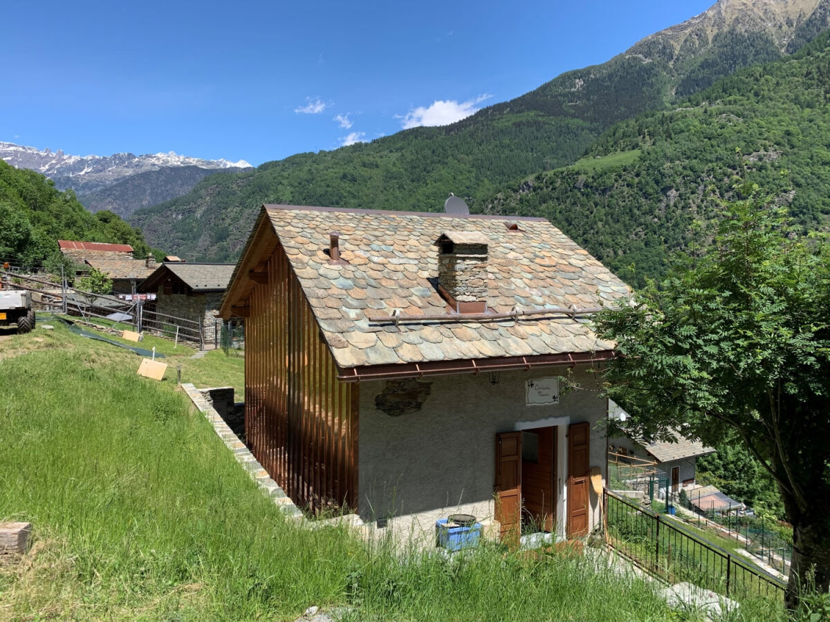 Holiday apartment Agriturismo Mondolegro - Chiesa Valmalenco - Outdoor photo 2