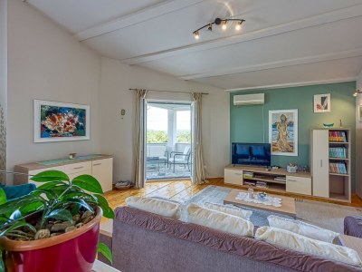 Apartment Apartment Ana with Balcony - Features photo 8