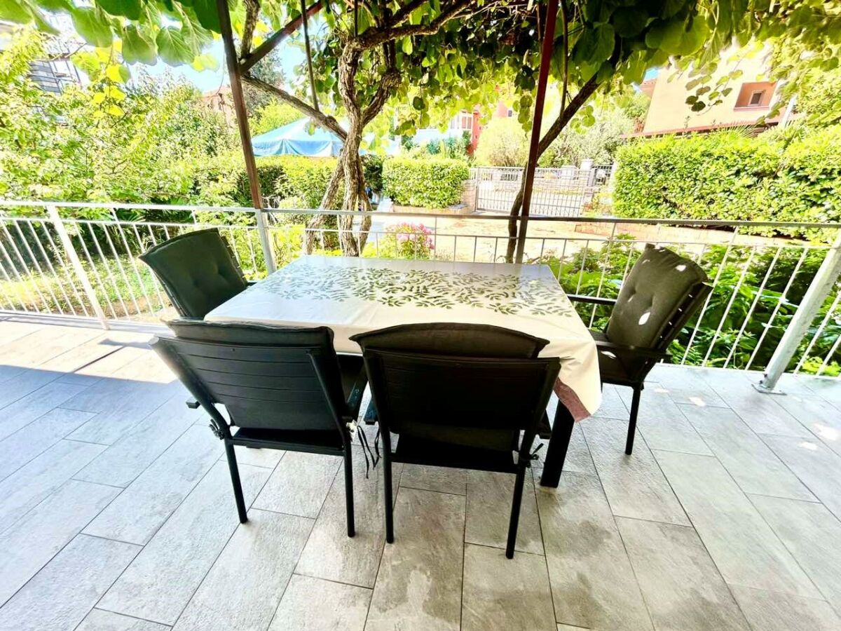 Apartment Studio Ugrin with Terrace - Outdoor photo 2