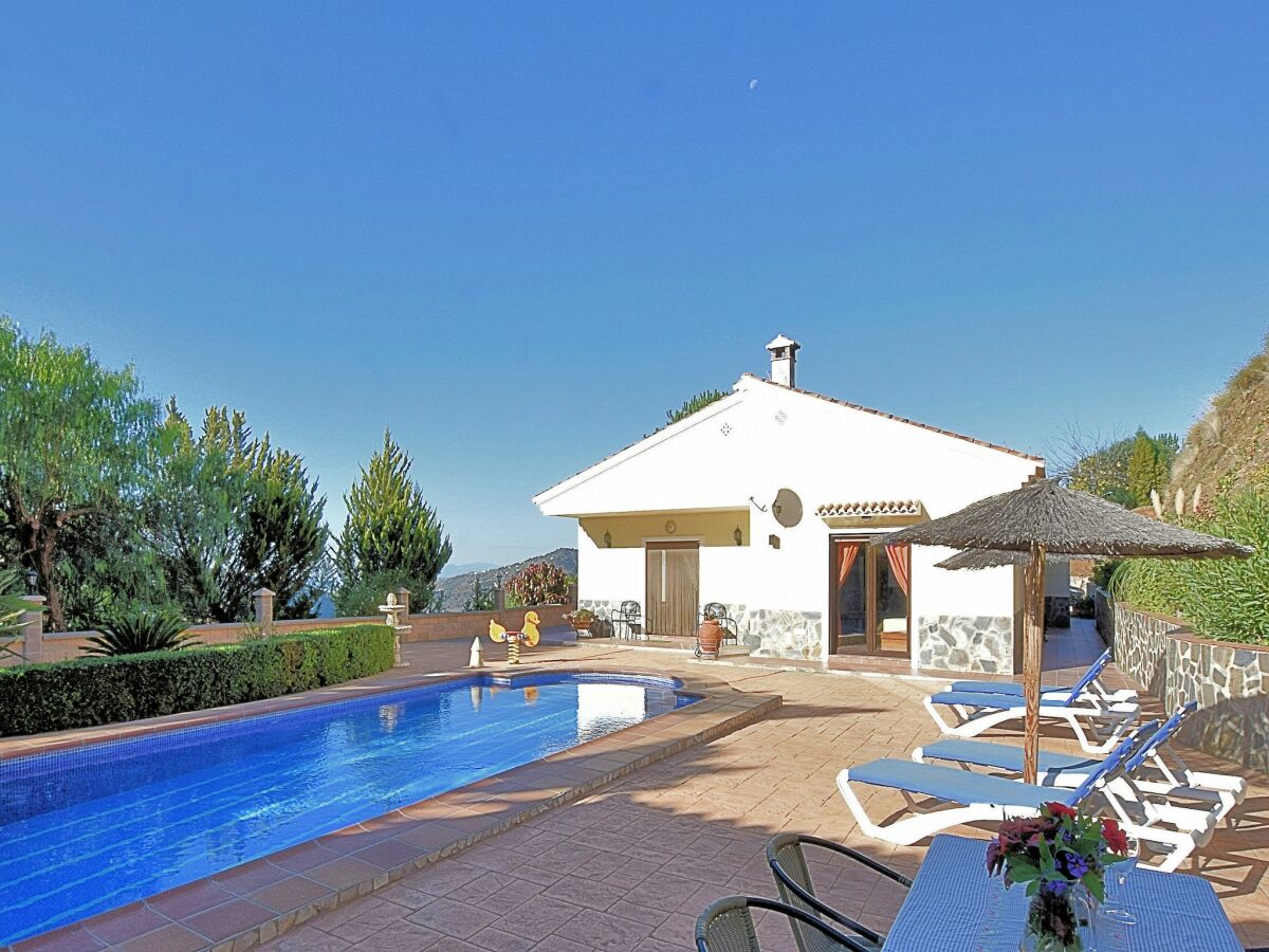 Villa Luxuriöse Villa mit privatem Pool in Sayalonga