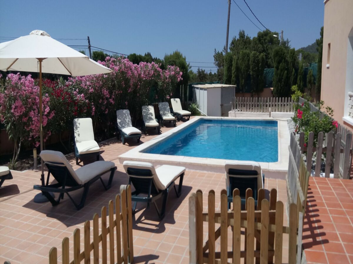 Holiday house Gemütliches Ferienhaus mit privatem Pool - Outdoor photo 2