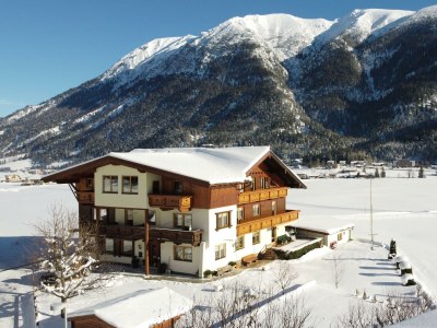 Apartment Apartment mit Balkon und seitlichem Bergblick - Outdoor photo 12