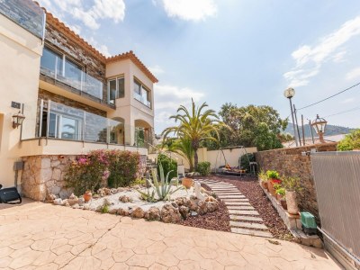 Villa Coastal Villa with Garden - Outdoor photo 12