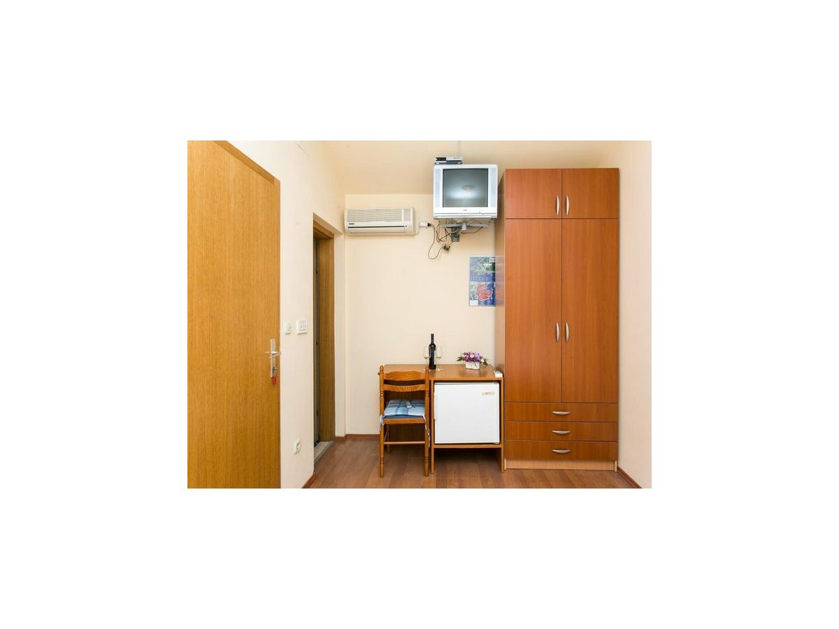 Apartment Apartment &amp; Room Braica - Twin Room - Features photo 4