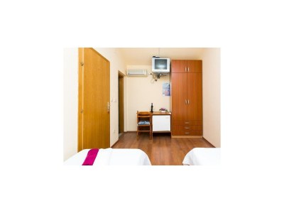 Apartment Apartment &amp; Room Braica - Twin Room - Features photo 7