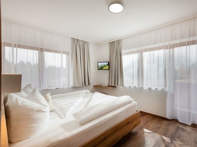 Apartment Apartment "Bergrundblick", 2-4 P., Du/WC, Balkon - Features photo 13