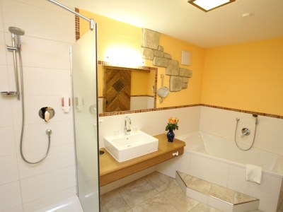 Holiday room Bauernkammer, Dusche und Badewanne, poolseitig - Features photo 29