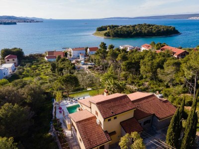 Villa Villa Barotul with pool - Environment photo 62