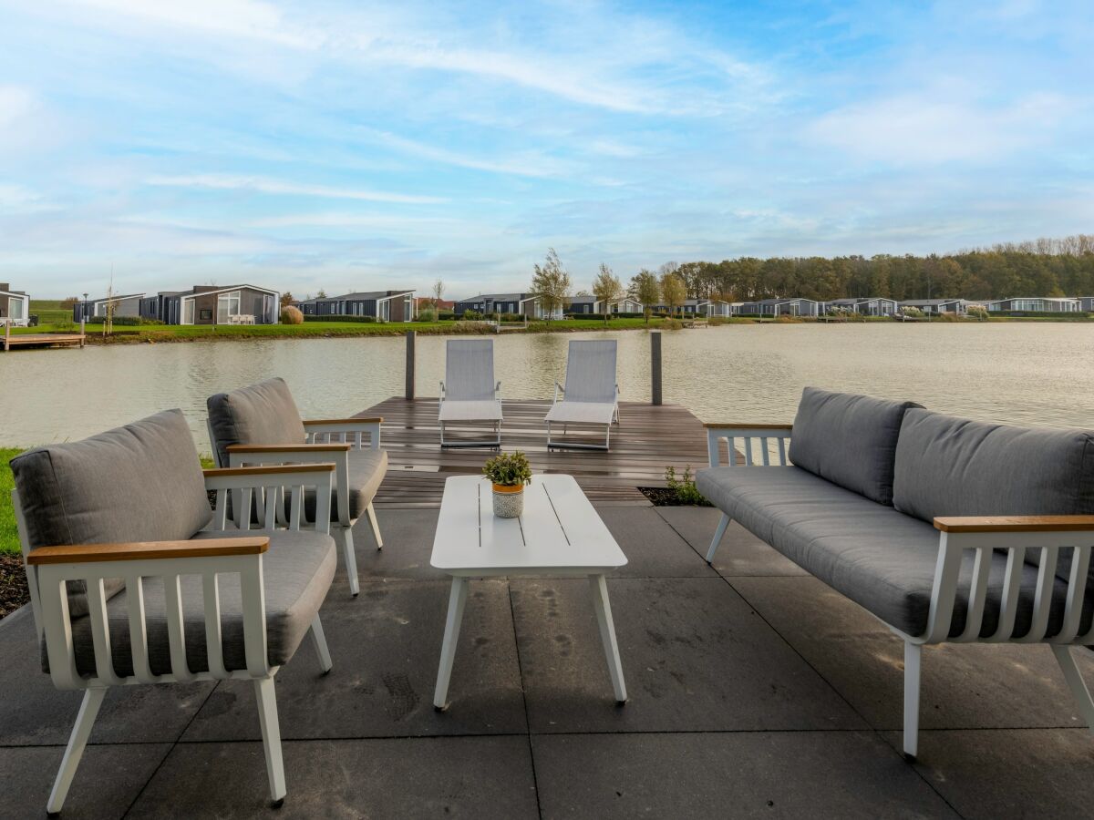 Holiday park Chalet in Zeeland with Sauna by the Water - Outdoor photo 3