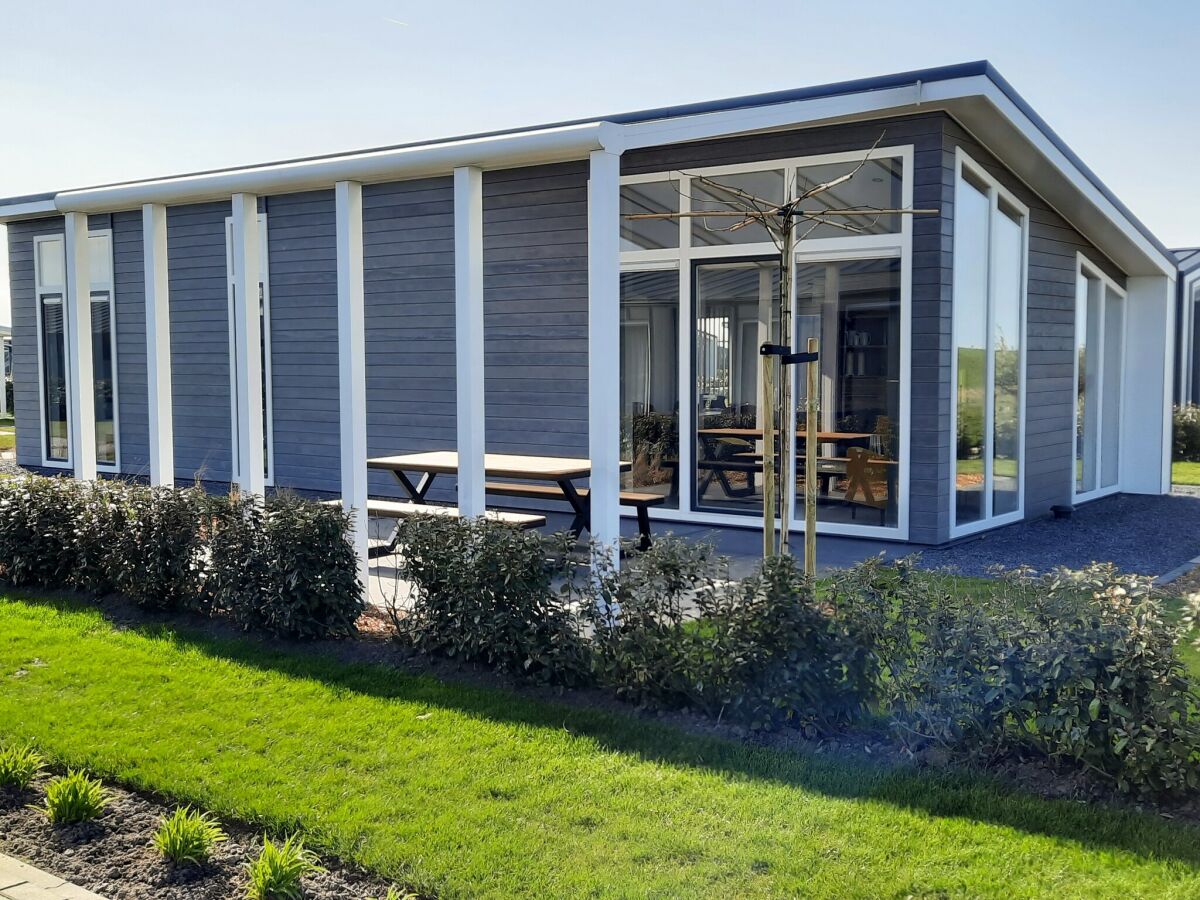 Holiday park Detached House in Zeeland with Scenic Terrace - Outdoor photo 4