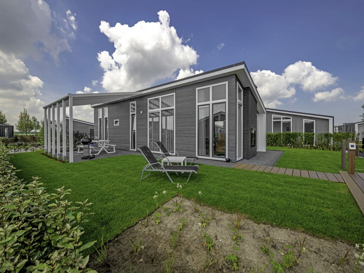 Holiday park Detached House on Lake in Zeeland Holiday Park - Outdoor photo 3