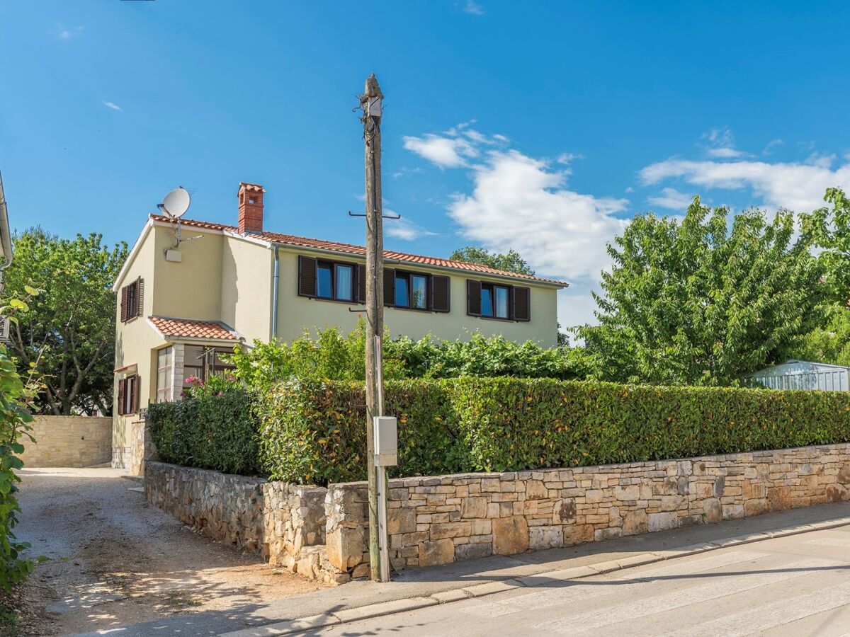 Apartment Apartment Valeria Vabriga