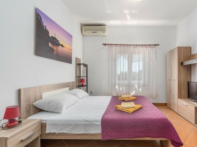 Apartment Apartments Stanko Fazana  - One bedroom A4 with Garden View - Features photo 8