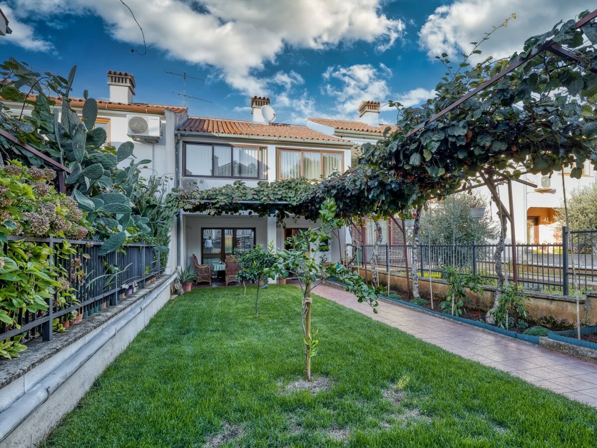 Apartment Apartment Lucijan