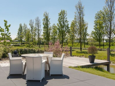 Holiday park Holiday Home in Zeeland near Stream Garden - Outdoor photo 3