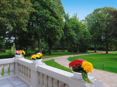 Holiday house Gutshaus Zicker in Garz - Outdoor photo 8