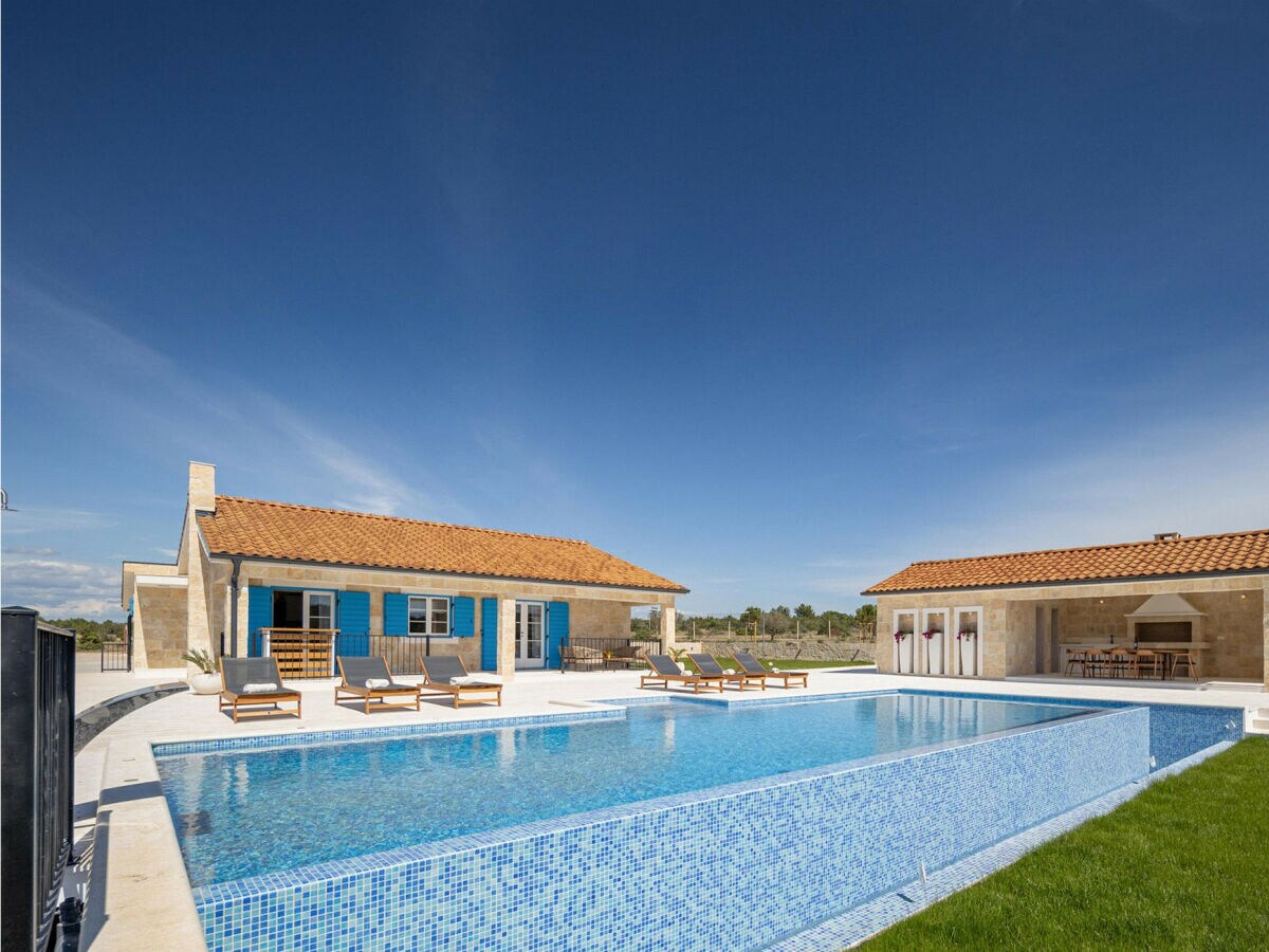 Villa Charming villa Viliska with heated pool - Outdoor photo 5