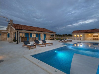 Villa Charming villa Viliska with heated pool - Outdoor photo 7