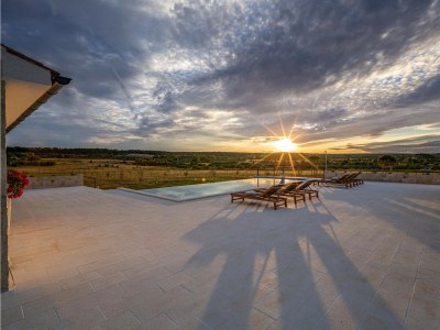 Villa Charming villa Viliska with heated pool - Outdoor photo 8