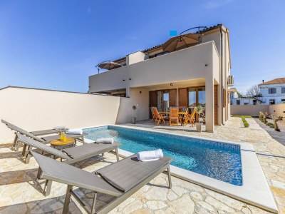 Holiday house Familienvilla mit Pool, Wellness - Outdoor photo 8