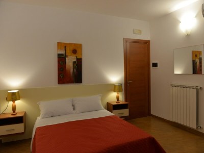 Holiday house Villa in Casalini with Pool & Olive Garden - Features photo 14