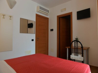 Holiday house Villa in Casalini with Pool & Olive Garden - Features photo 22