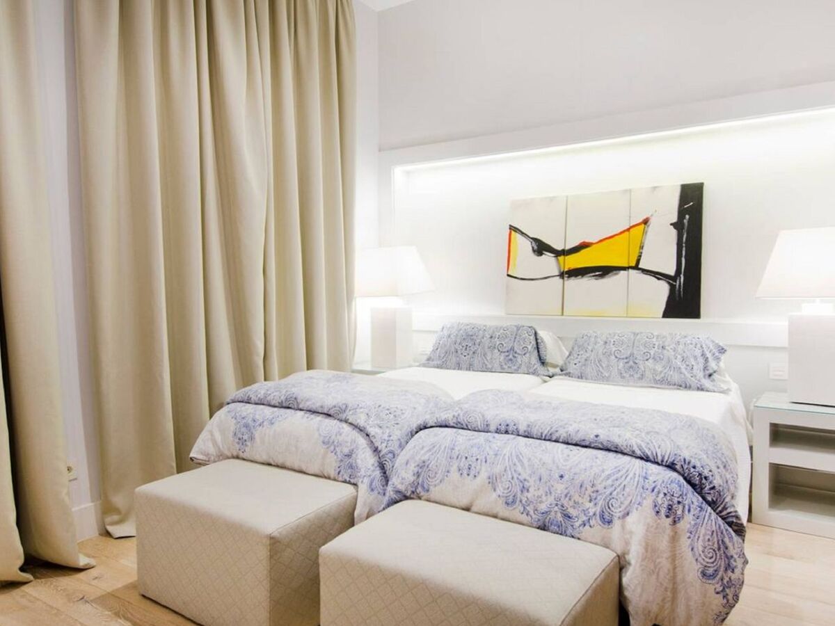 Apartment Charming 3BD APT - Features photo 5